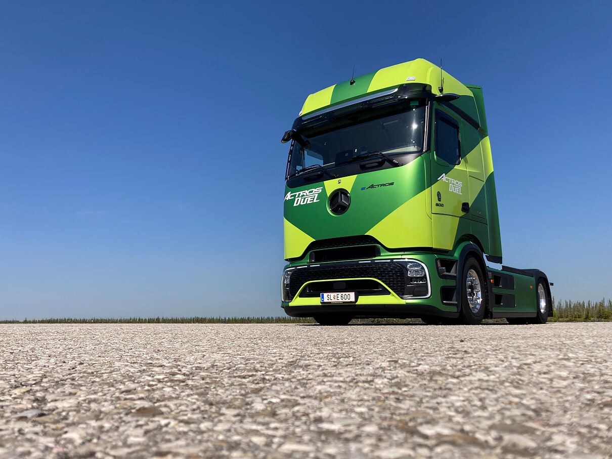 Actros Duel 02_b.jpeg