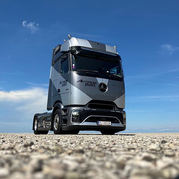 Actros Duel 01_b.jpeg