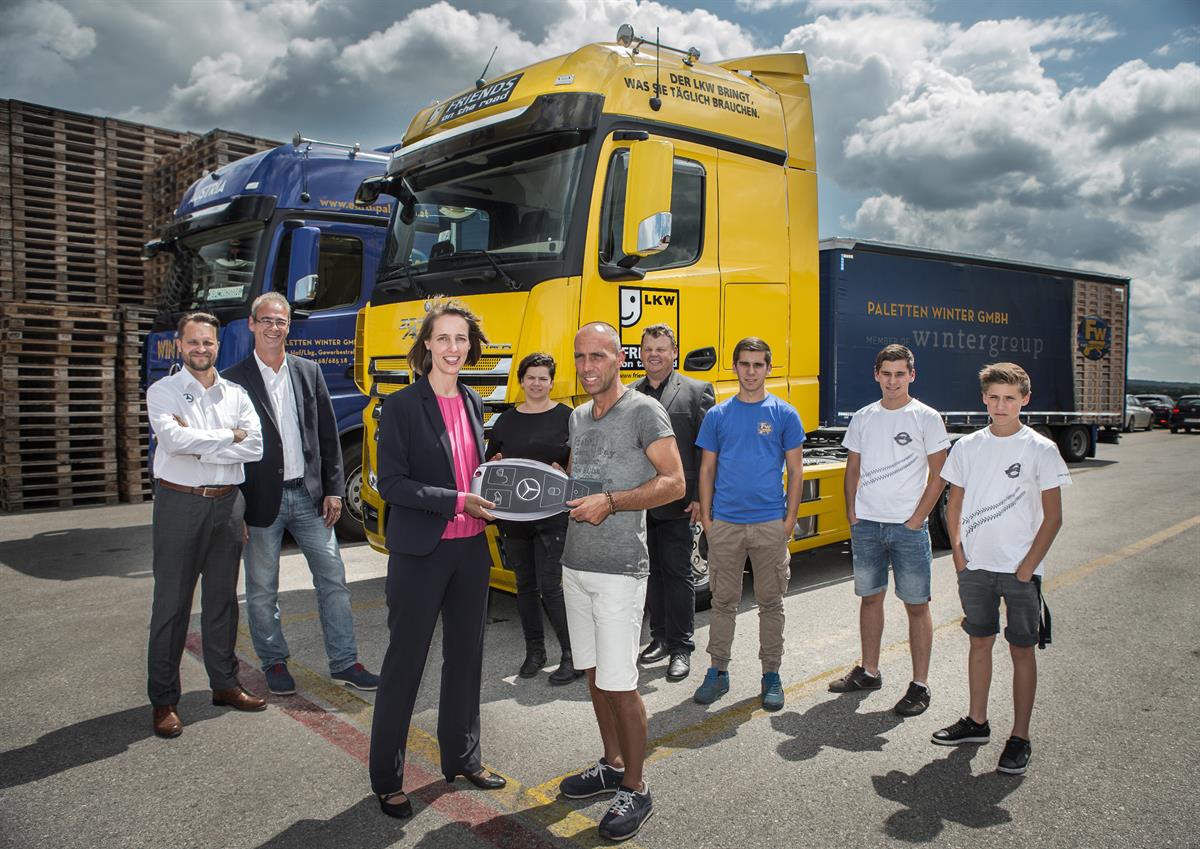 Firmengruppe Winter gewinnt Actros für ein Jahr