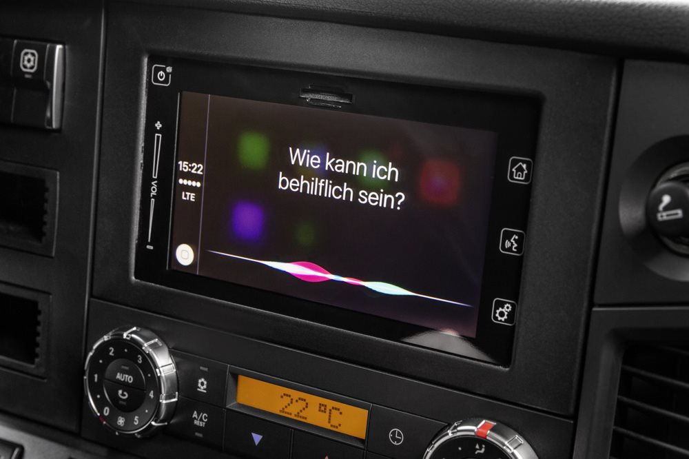 Weltpremiere bei Mercedes-Benz Lkw