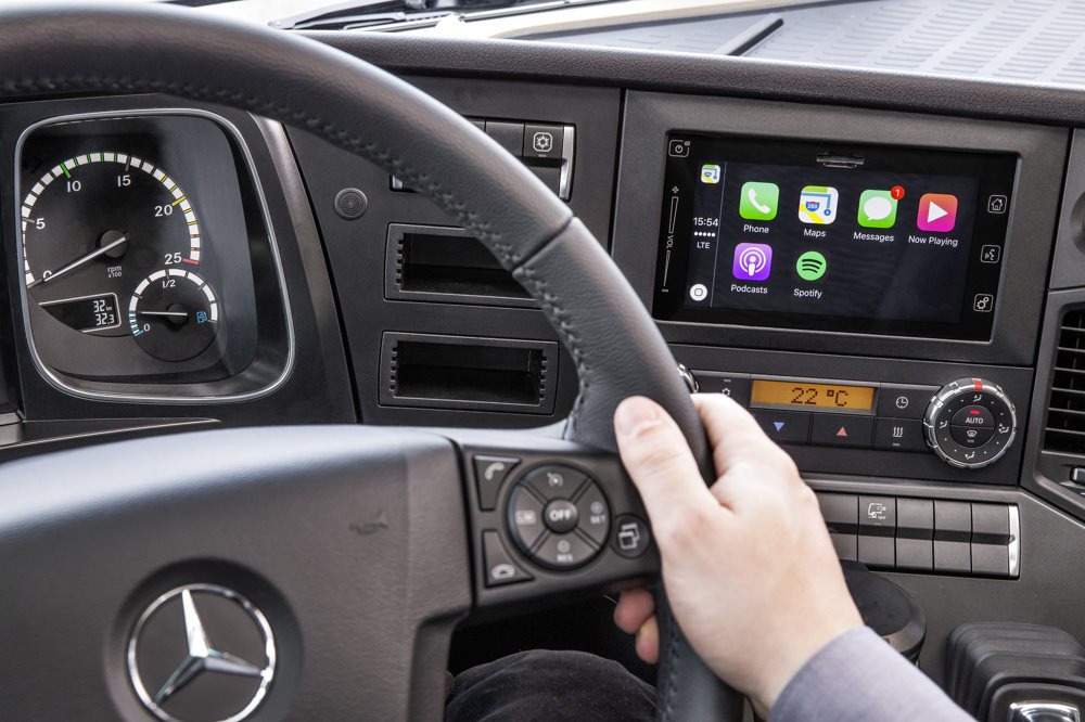 Weltpremiere bei Mercedes-Benz Lkw