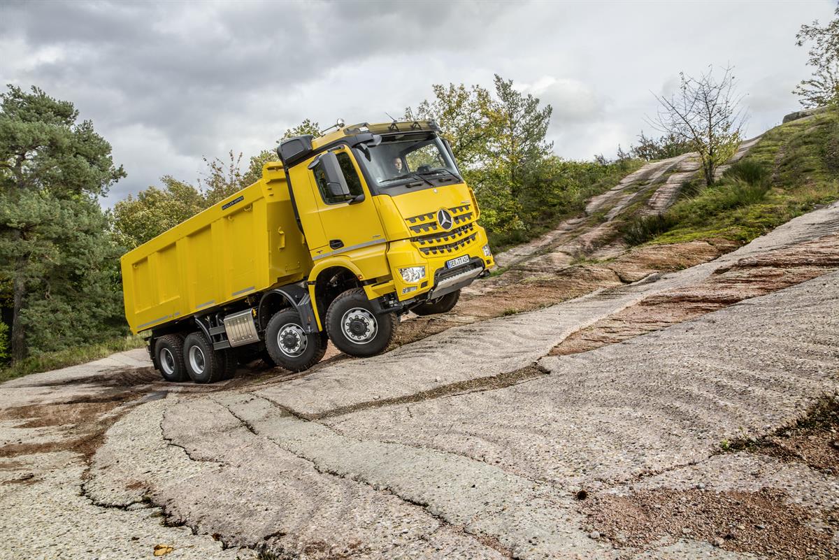 Mercedes-Benz Arocs Grounder 4151 K 8x84