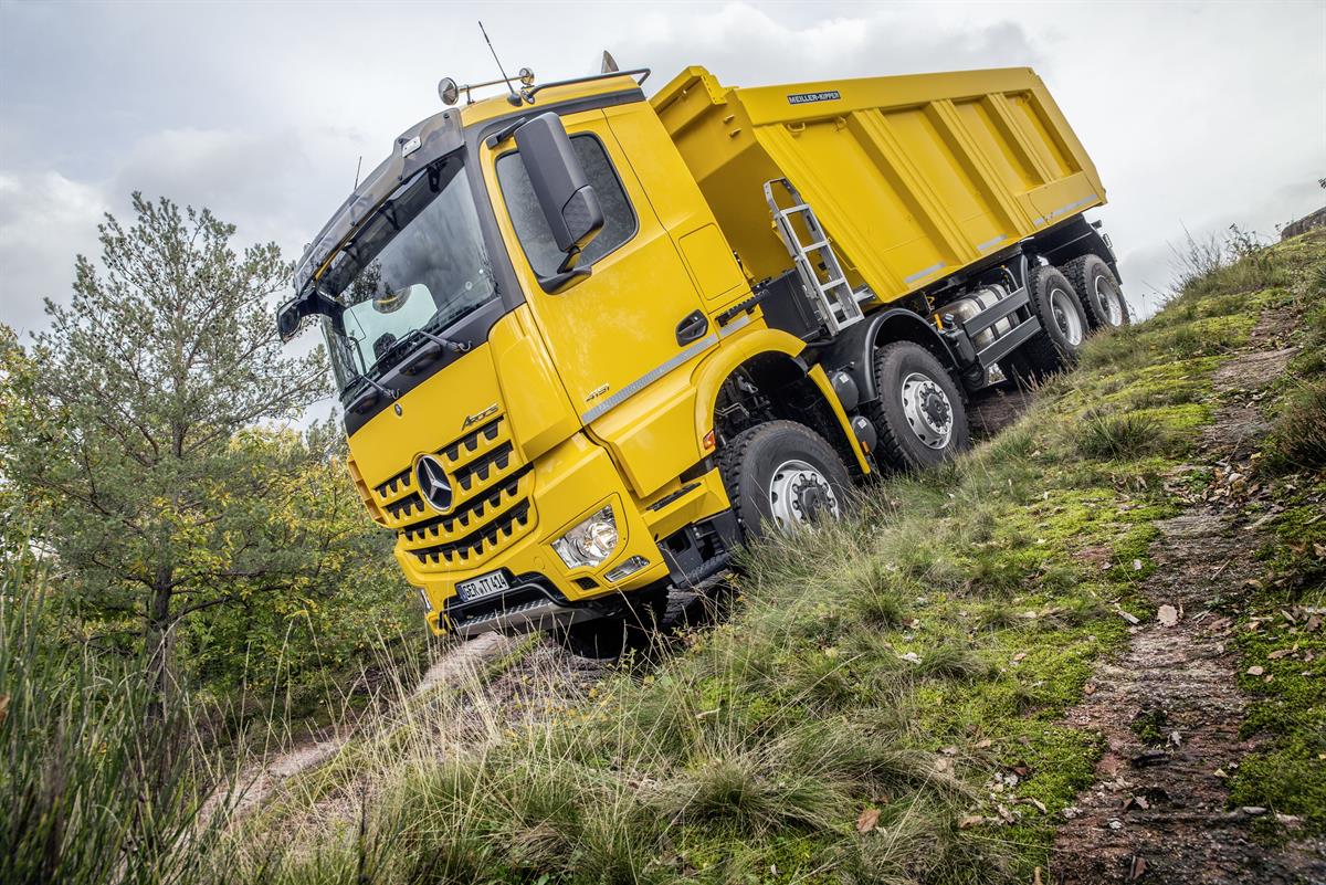 Mercedes-Benz Arocs Grounder 4151 K 8x84