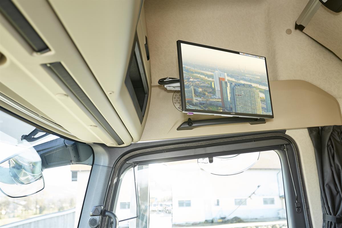 Actros Racing Edition Austria - Fernseher
