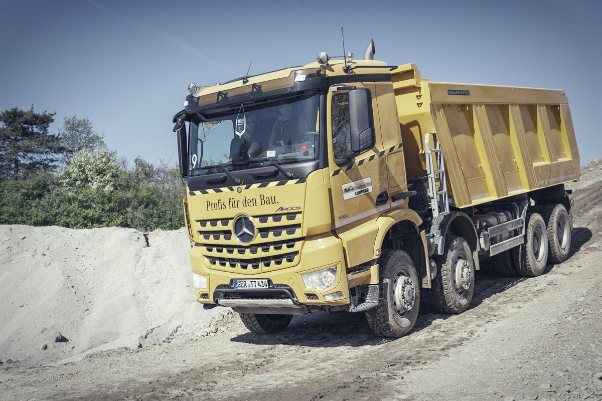 Mercedes-Benz_Arocs 8x8