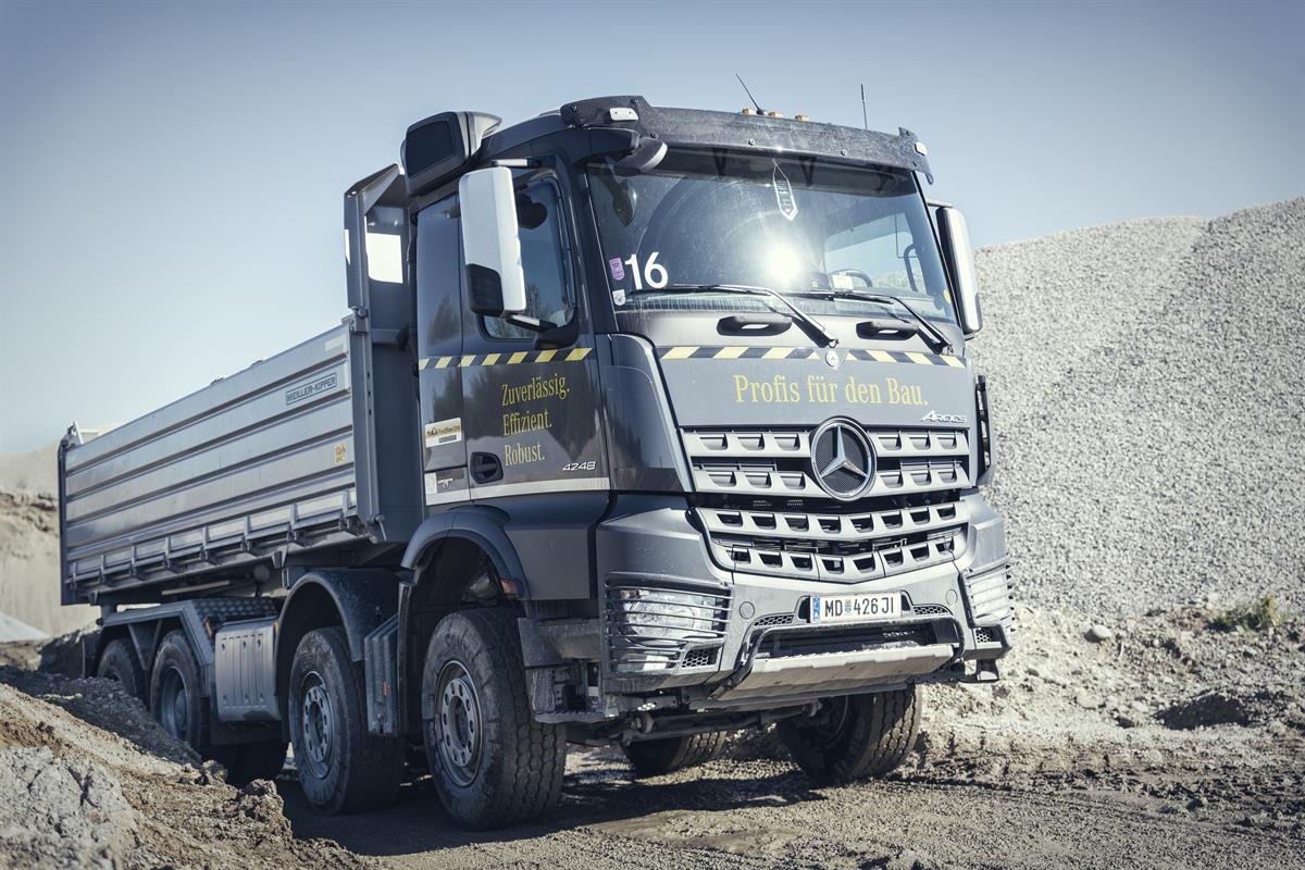 Mercedes-Benz_Arocs