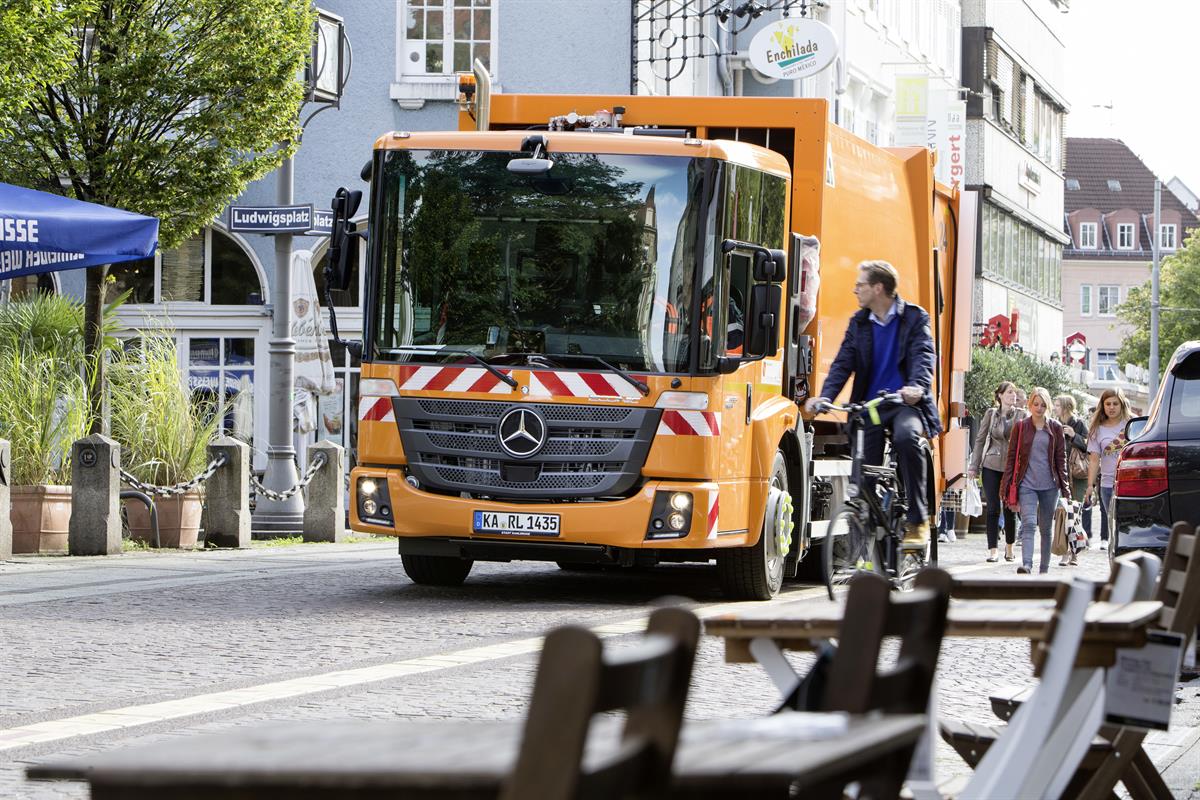Econic 2635 Jetzt auch im Econic: Active Brake Assist 4 – Notbremsassistent mit Fußgängererkennung