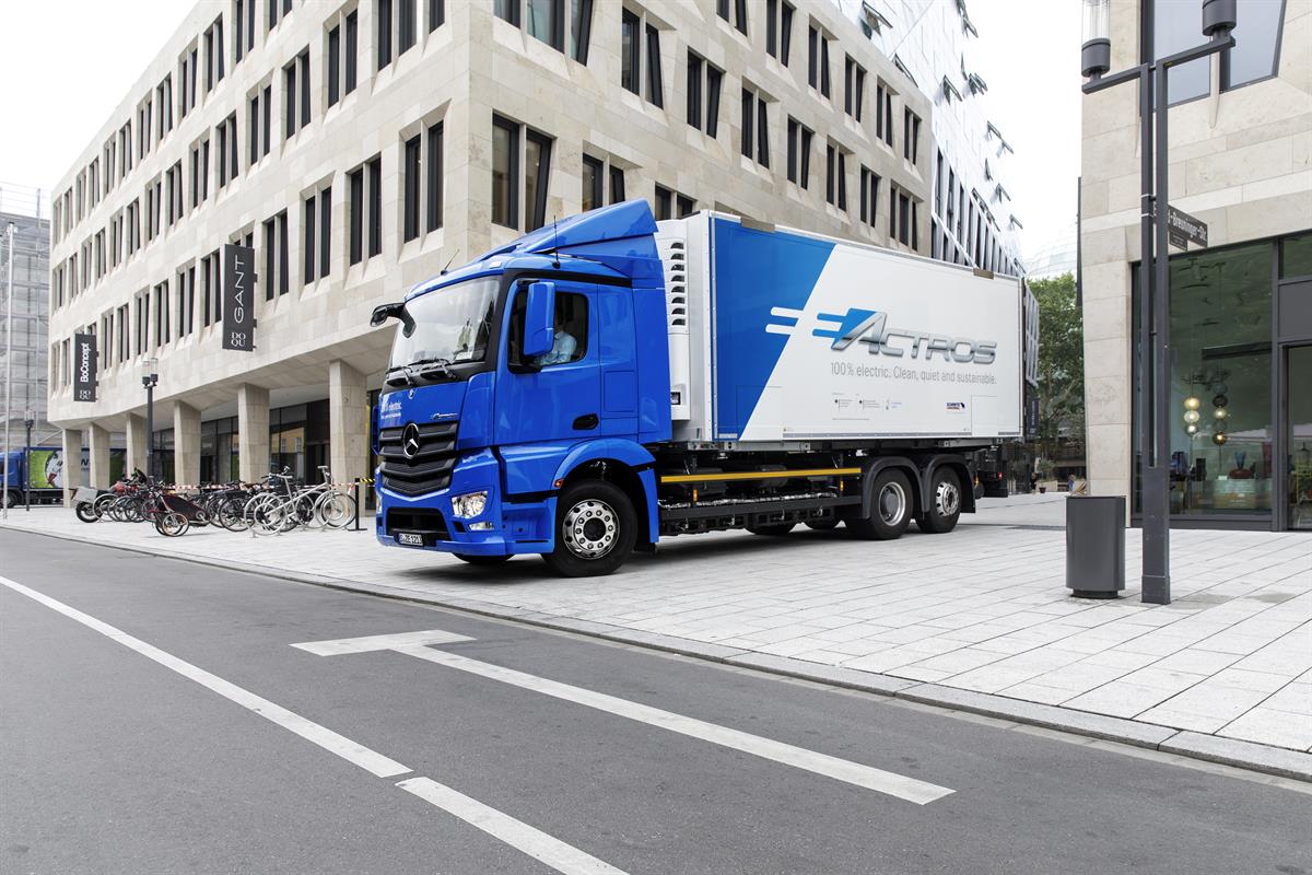 Mercedes-Benz eActros auf Erprobungsfahrt