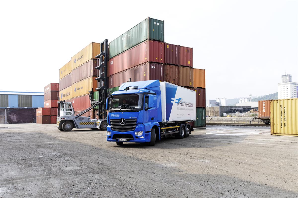 Mercedes-Benz eActros auf Erprobungsfahrt