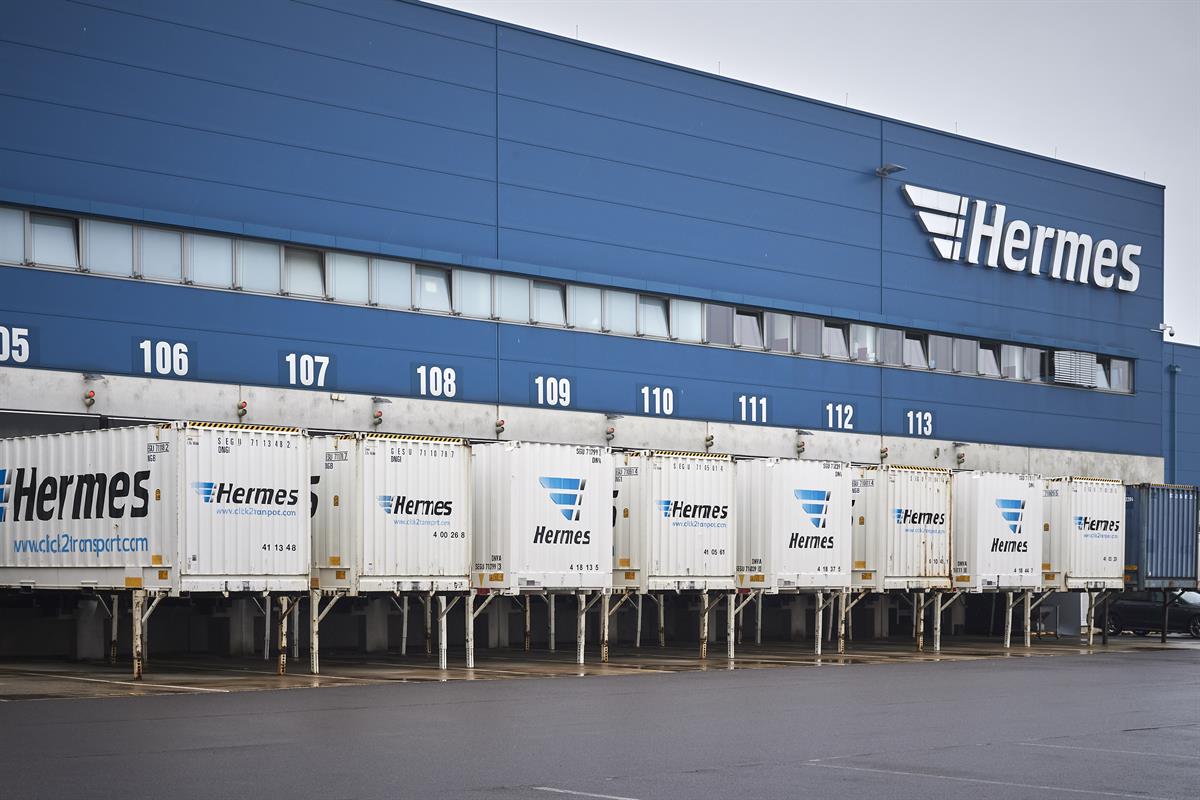 Vollelektrischer Mercedes-Benz Lkw für den schweren Verteilerverkehr: Startschuss für die Praxiserprobung: Mercedes-Benz eActros geht bei Hermes in den Betriebseinsatz