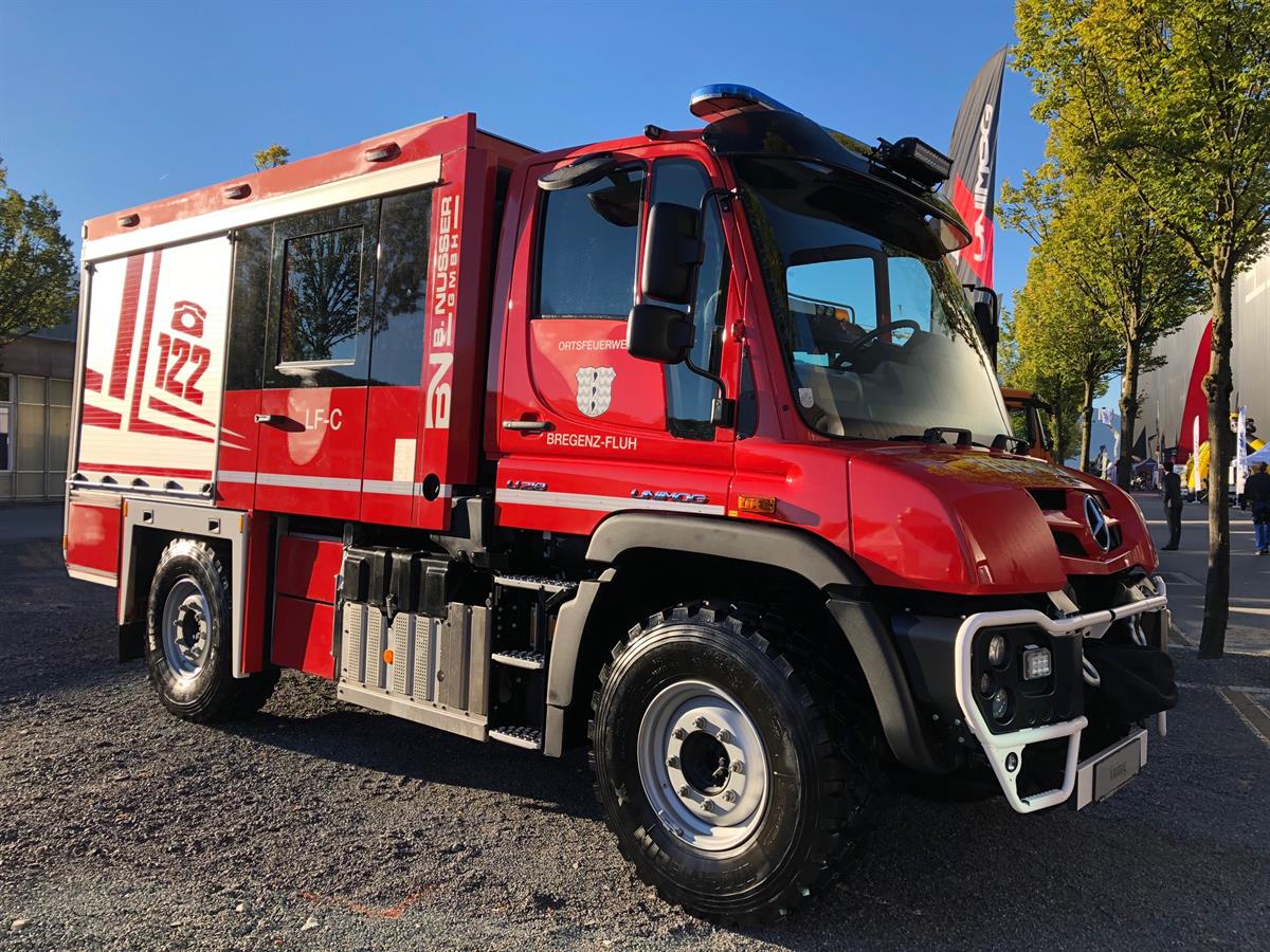 Mercedes-Benz Unimog U218 4x4 auf der Kommunalmesse