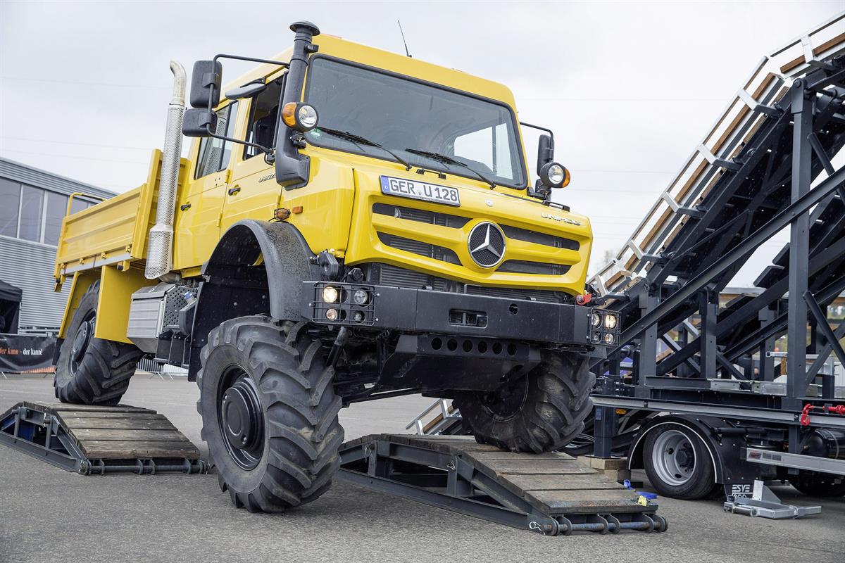 Unimog 4023 Crew Cabin