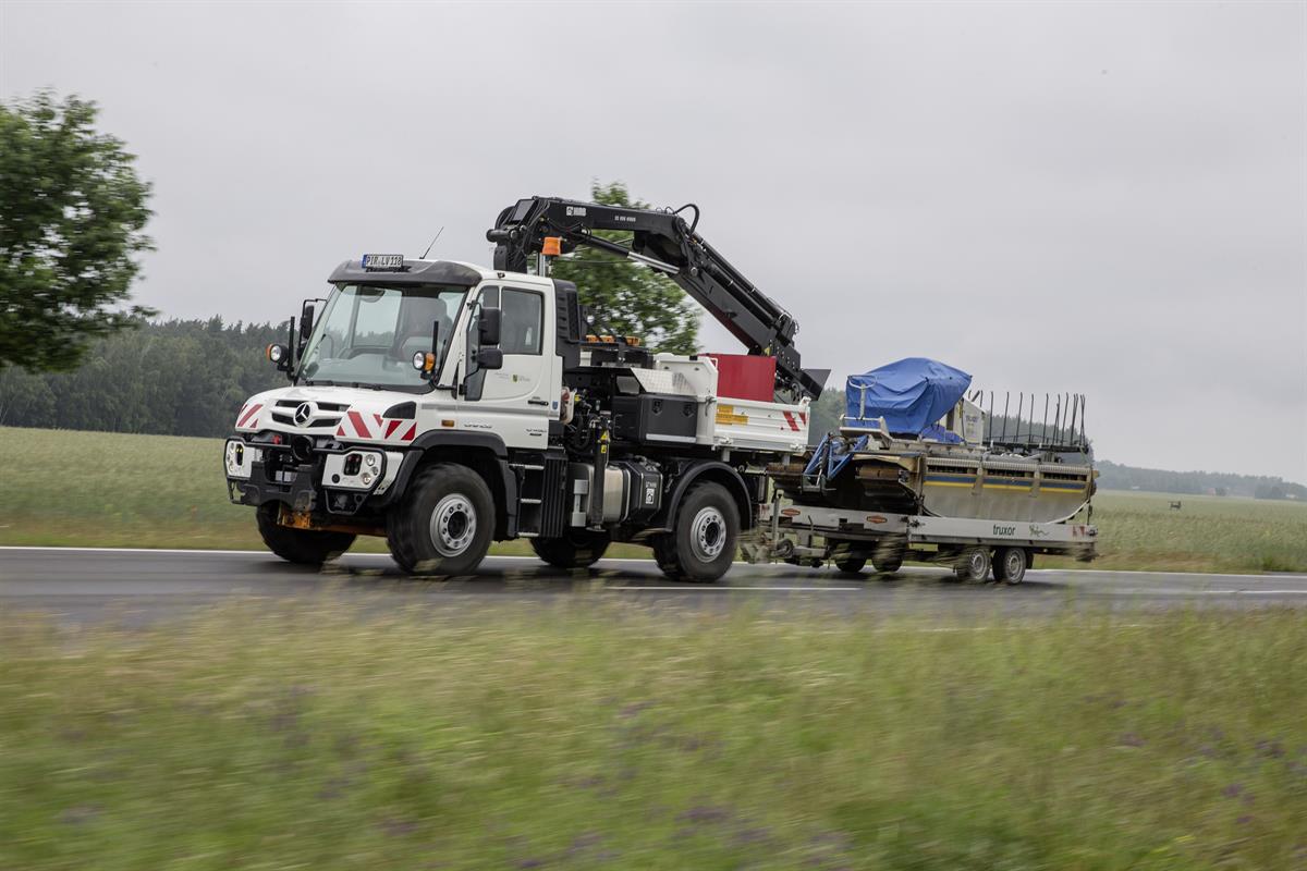U 430, Wasserwirtschaft Torgau, Reifendruckregelanlage, Funkfernbedienung, Frontzapfwelle, HIAB, Sachsen, Mähboot, Seilwinde, Kran