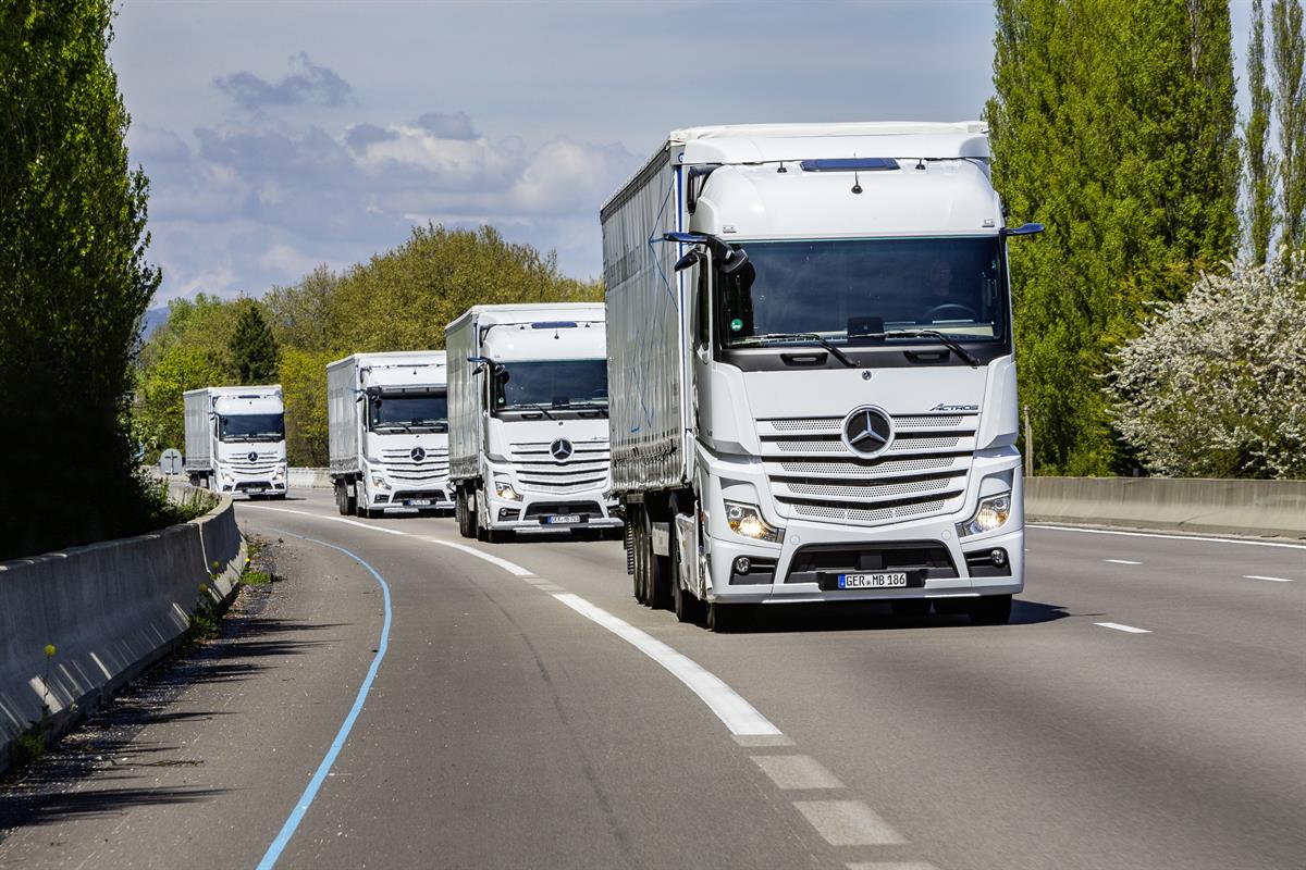 Alle reden. Einer macht. Mercedes-Benz Actros 