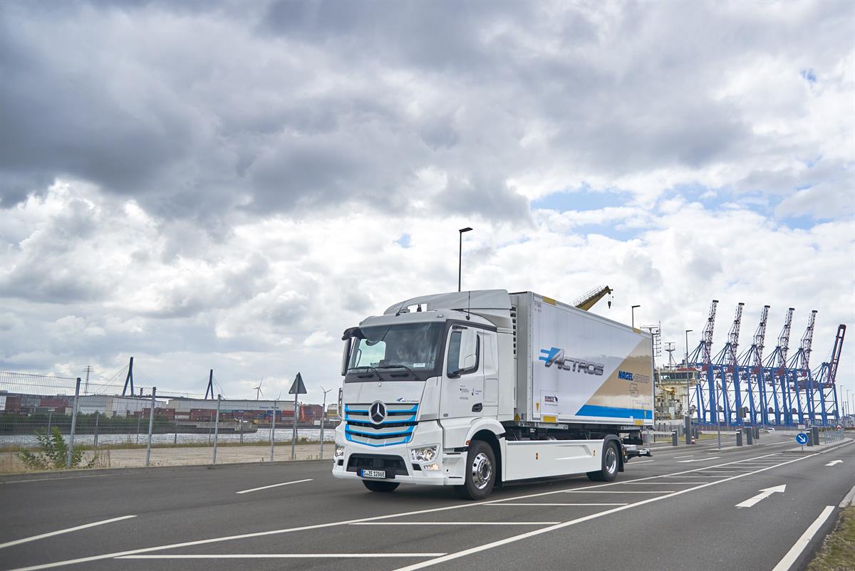 Nagel-Group fährt jetzt in Hamburg elektrisch – gesamte Mercedes-Benz eActros „Innovationsflotte“ im Praxiseinsatz