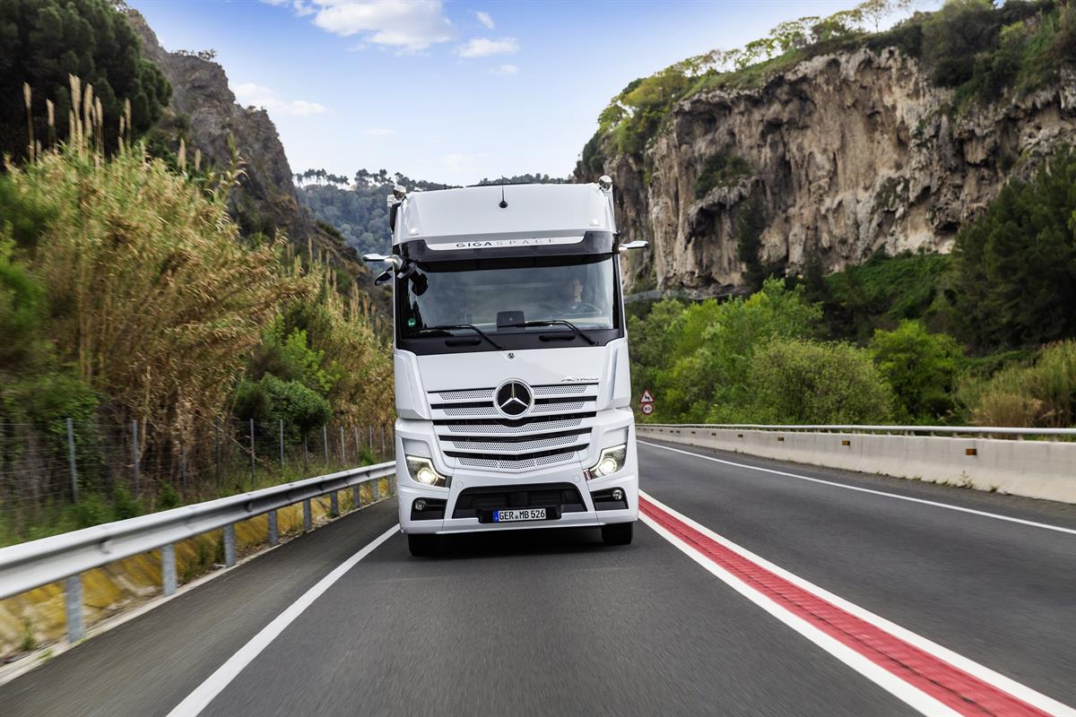 Österreich-Premiere: der neue Actros und Arocs