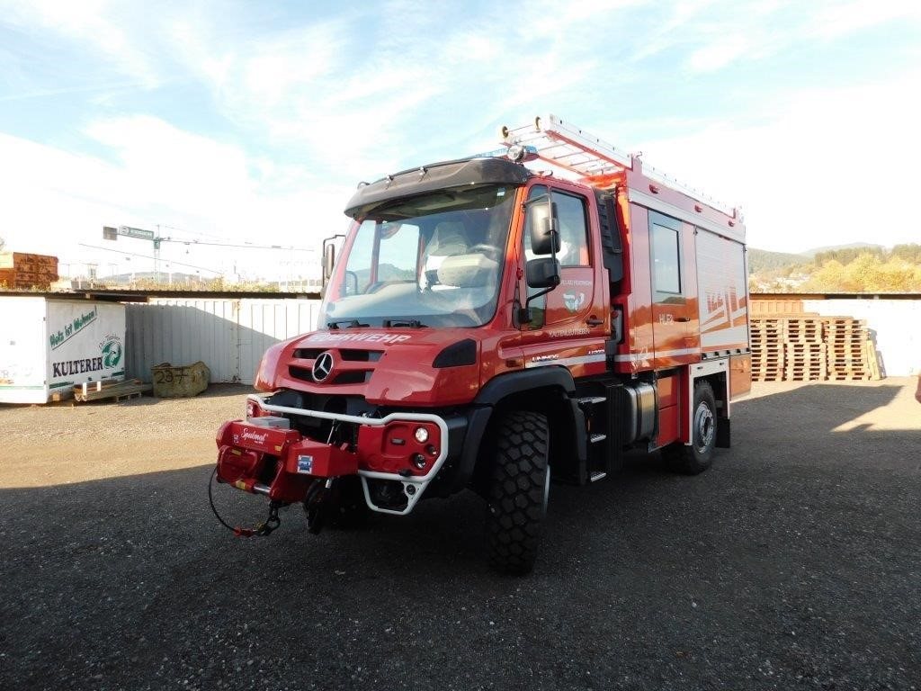 Mercedes-Benz Österreich Trucks präsentiert Fahrzeuge für den Feuerwehreinsatz