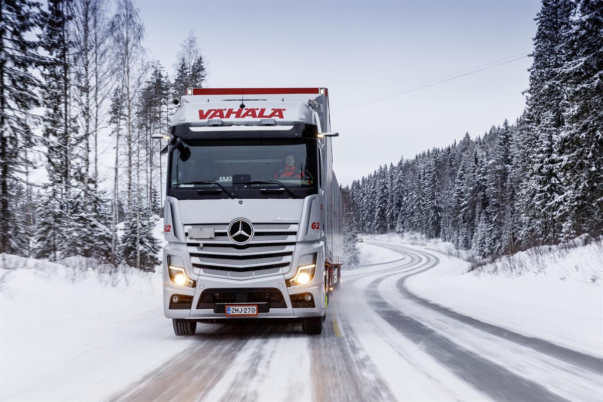  Bei Vähälä Logistics ist der neue Actros bei Temperaturen bis minus 40 Grad zuverlässig im Einsatz.