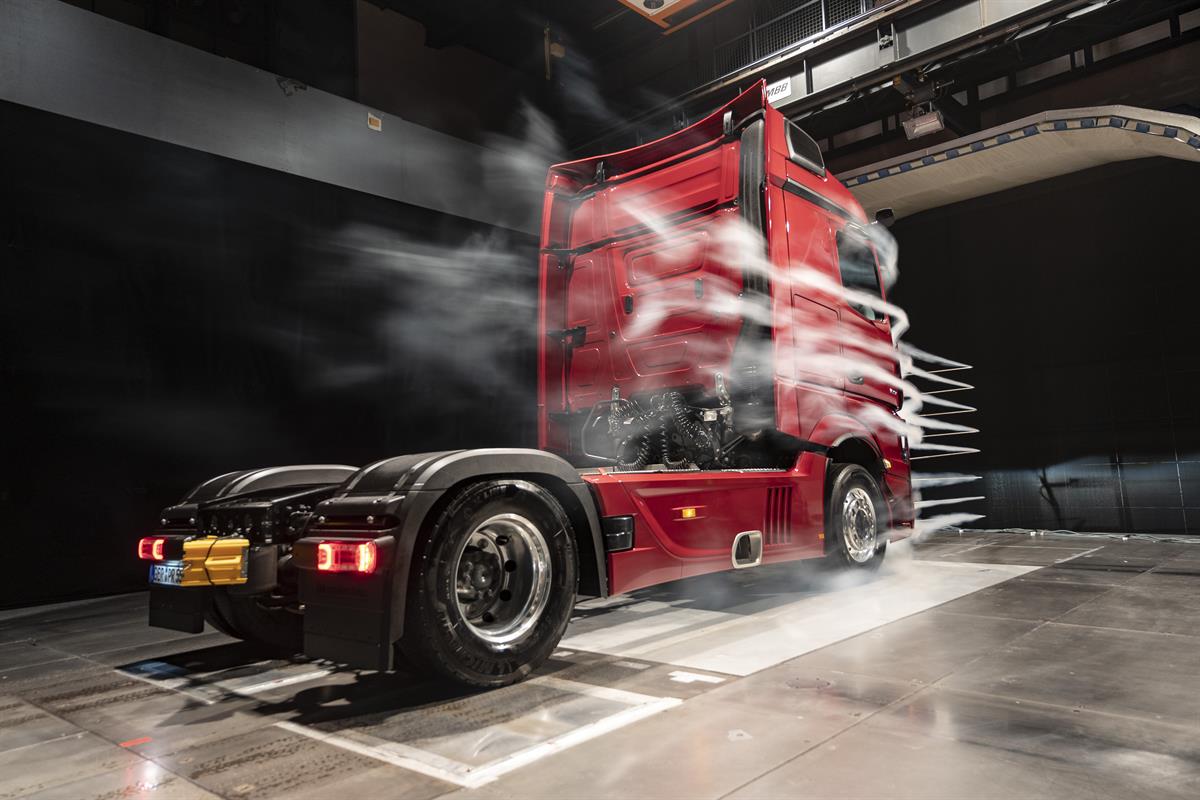 Actros im Windkanal.