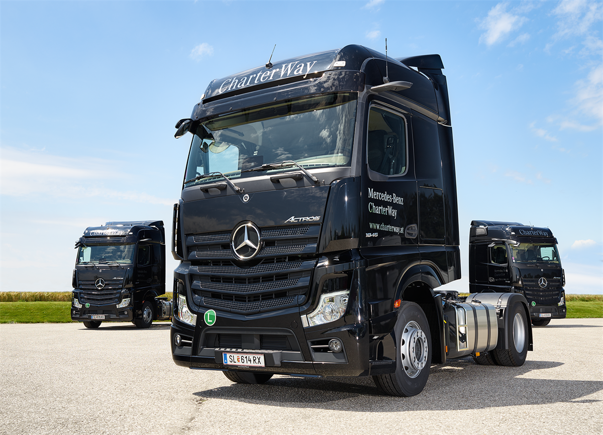 Neuer Mercedes-Benz Actros mit MirrorCam in der CharterWay Mietflotte