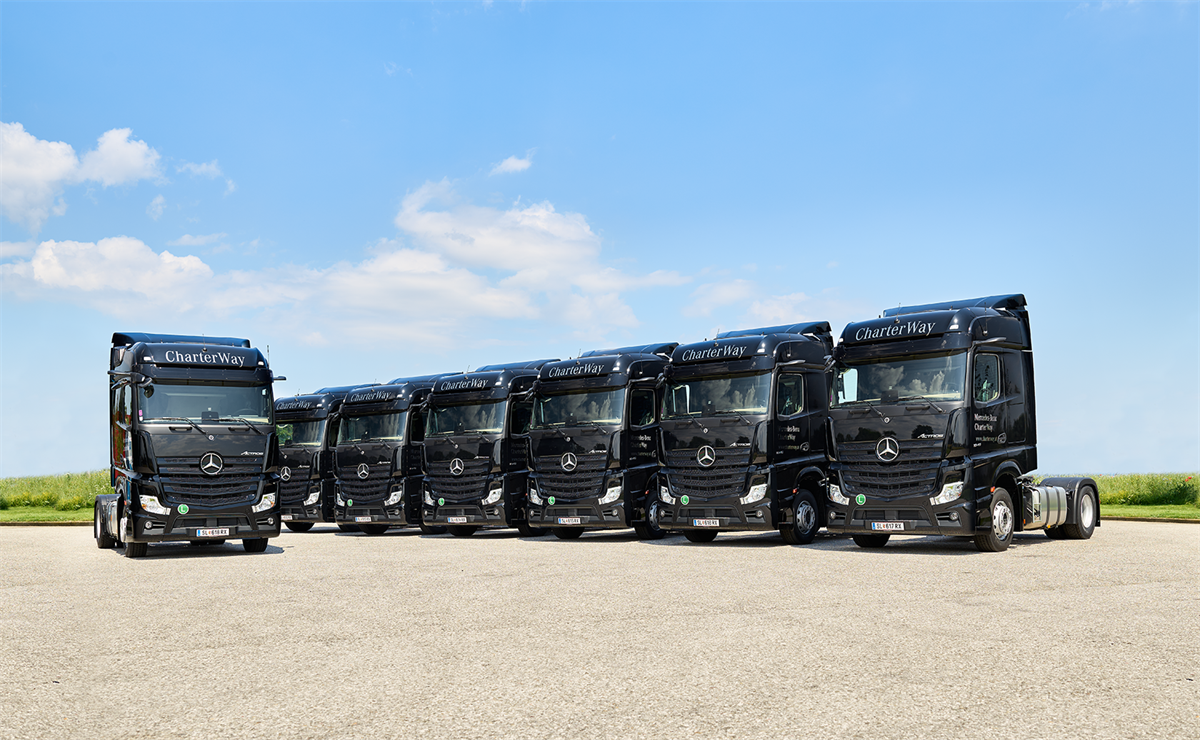 Neuer Mercedes-Benz Actros mit MirrorCam in der CharterWay Mietflotte