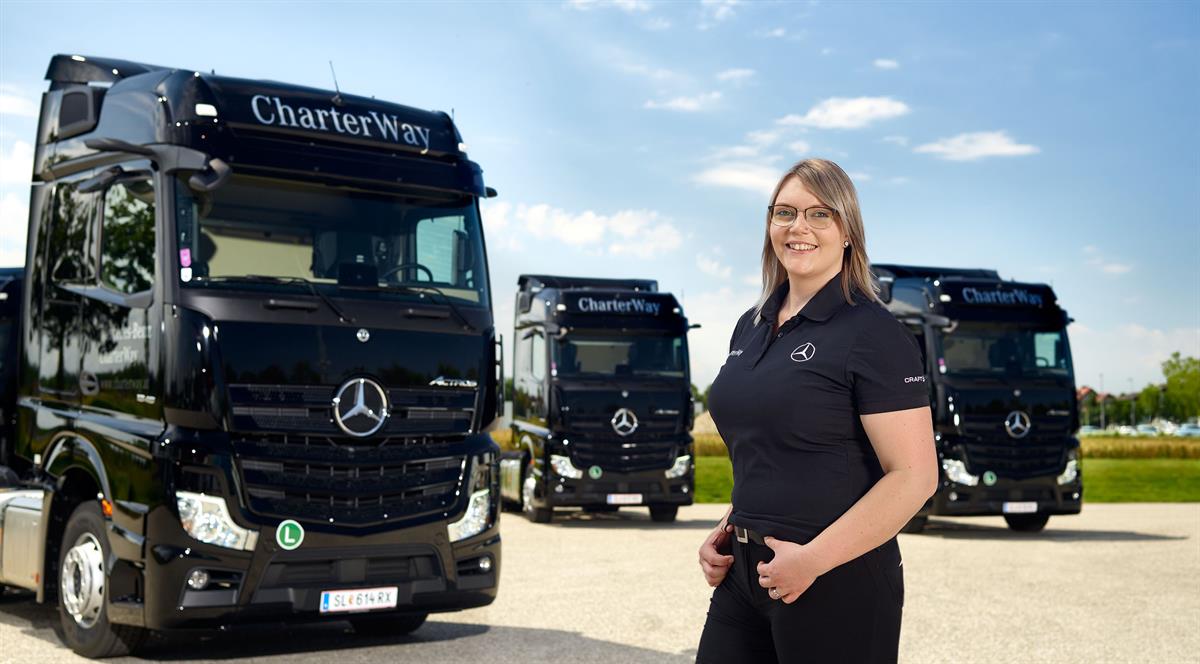 Nicole Holzheider, verantwortlich für die CharterWay Mietflotte von Mercedes-Benz Trucks Österreich