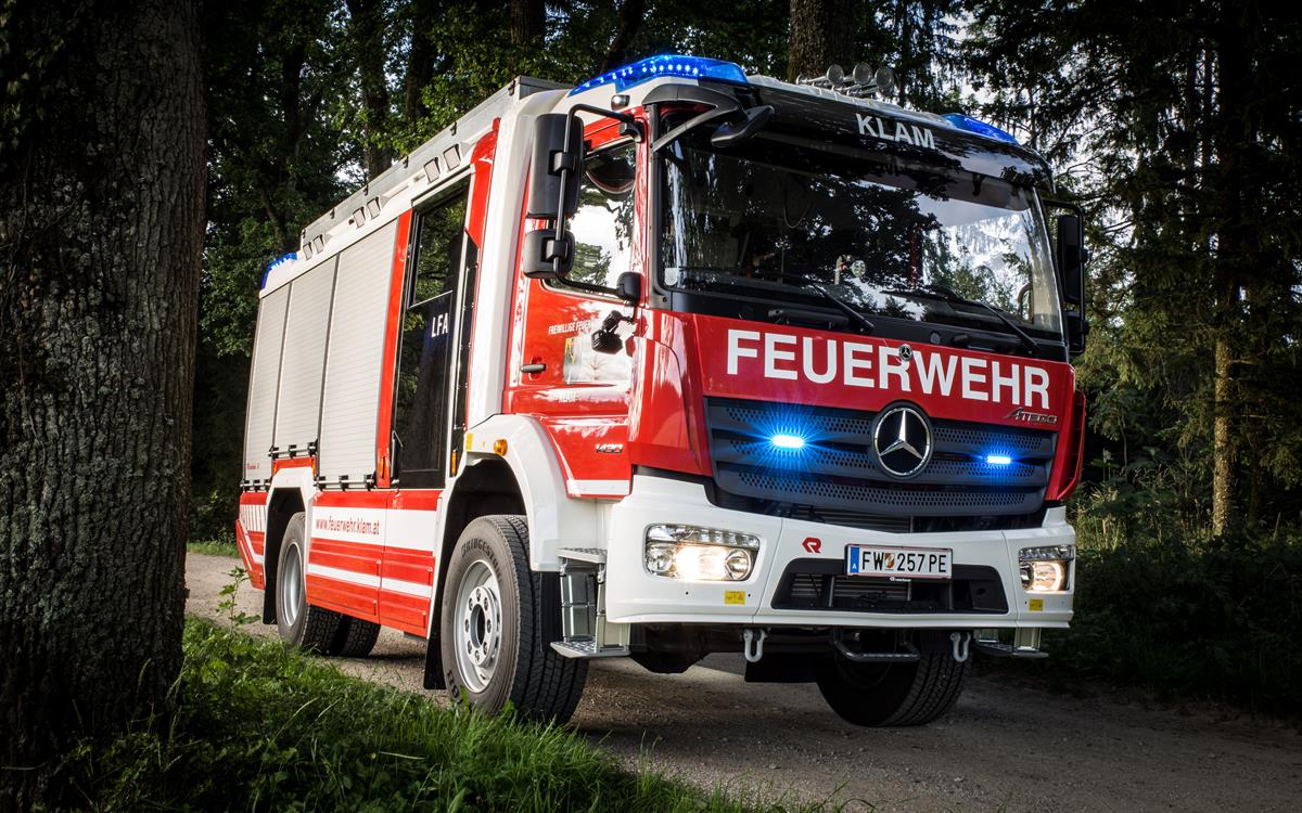 Mercedes-Benz Atego 1430 AF mit Löschaufbau der Firma Rosenbauer - FF Klam