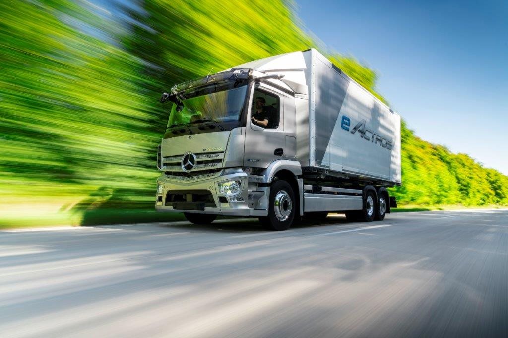 Die innovativsten Lkw für die elektrische Zukunft: Mercedes-Benz eActros und Mercedes-Benz GenH2 Truck mit dem „2021 Truck Innovation Award“ ausgezeichnet