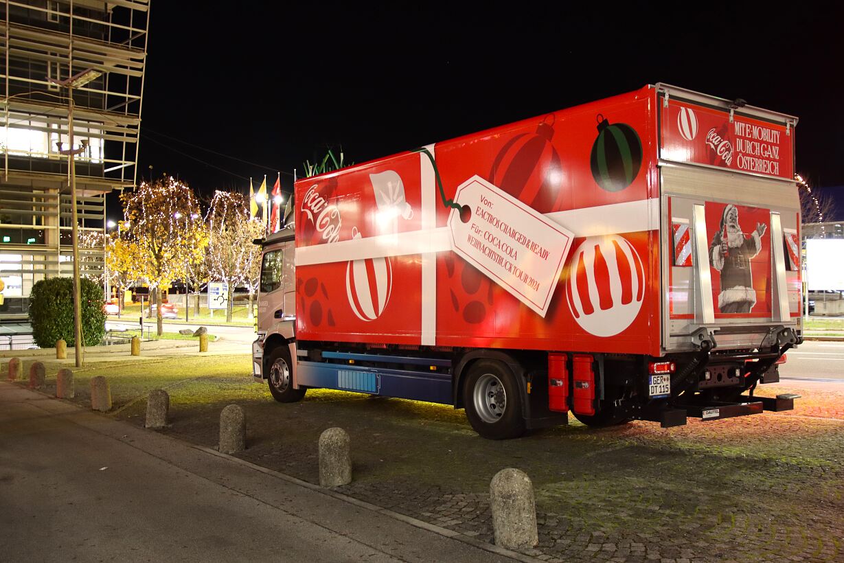 Mercedes-Benz eActros 300 auf der Coca-Cola Weihnachtstruck-Tour