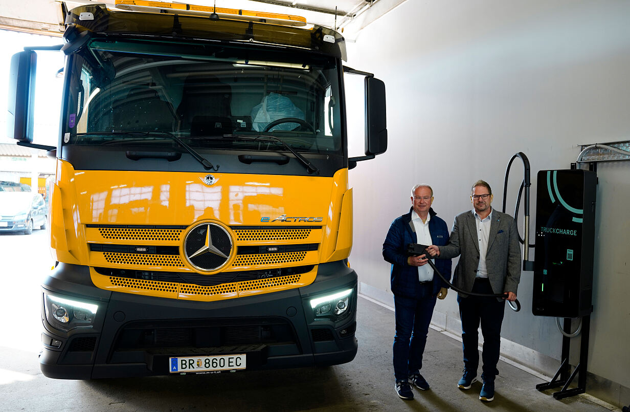 eActros 300 Übergabe an Stadtgemeinde Braunau