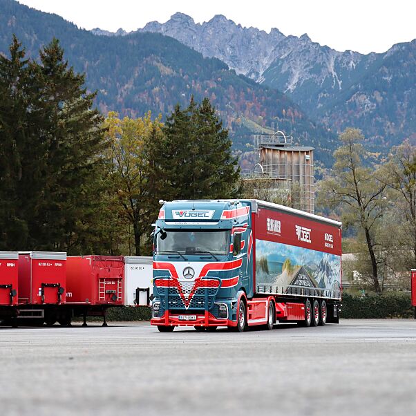 Vögel Transporte elektrifiziert den Transportalltag mit drei eActros 600
